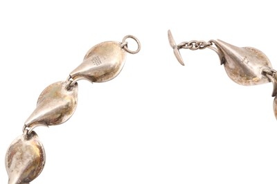 Lot 142 - A SILVER NECKLACE BY NIELS ERIK FROM