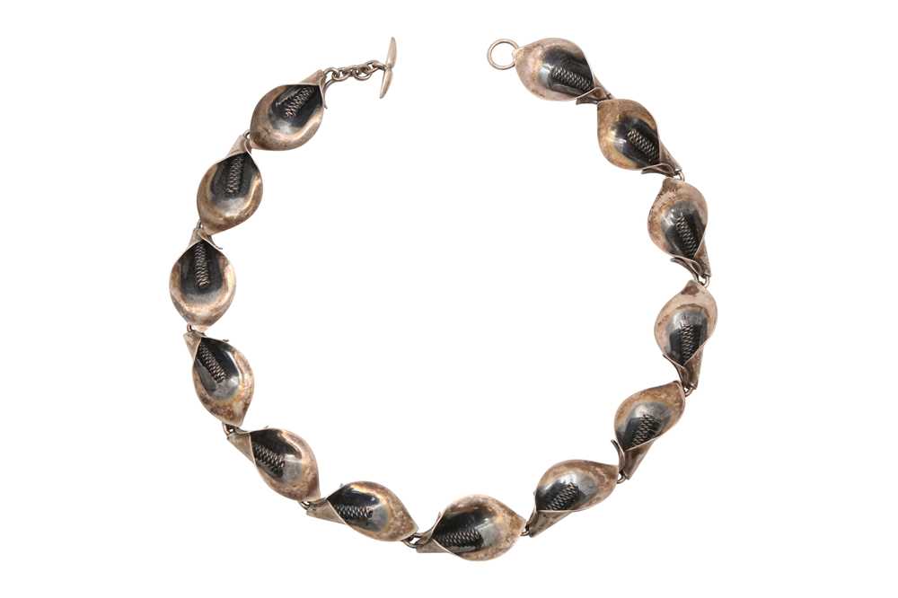 Lot 142 - A SILVER NECKLACE BY NIELS ERIK FROM