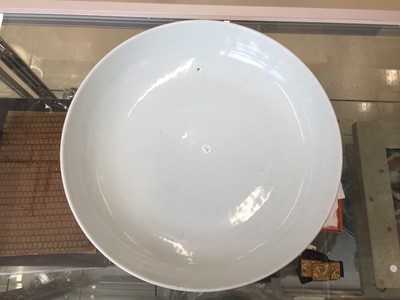 Lot 153 - A CHINESE MONOCHROME WHITE-GLAZED CHARGER