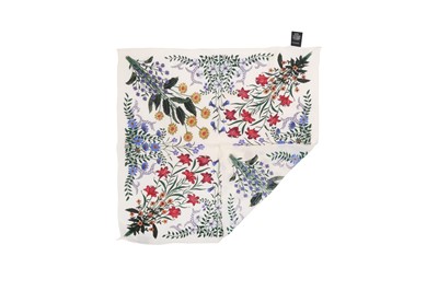 Lot 326 - Gucci Ivory 'Fly Flora' Print Silk Scarf