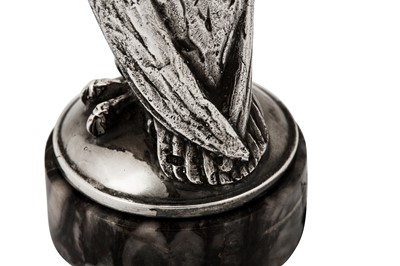 Lot 51 - An Elizabeth II sterling silver model of an owl, London 1974 by Leslie Gordon Durbin (1913-2005)