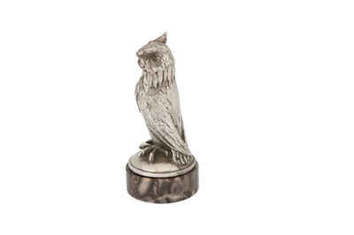 Lot 51 - An Elizabeth II sterling silver model of an owl, London 1974 by Leslie Gordon Durbin (1913-2005)