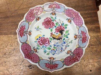 Lot 419 - A PAIR OF CHINESE FAMILLE-ROSE 'ROOSTER' BARBED DISHES