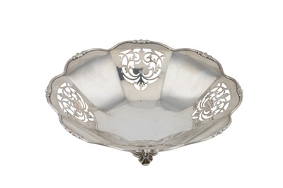 Lot 73 - A George VI sterling silver fruit bowl, Birmingham 1946, maker’s mark obscured