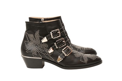 Lot 636 - Chloe Black Susanna Short Boot - Size 40