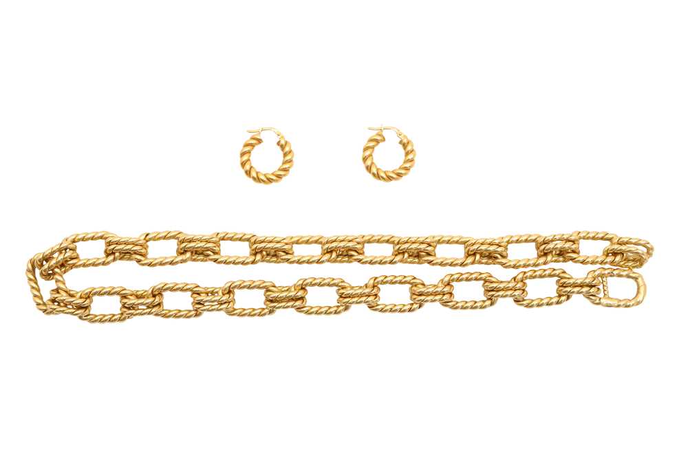 Lot 55 - AN ITALIAN 18K GOLD ROPE TWIST NECKLACE