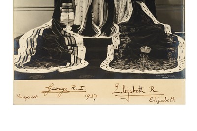 Lot 48 - PORTRAIT BY DOROTHY WILDING OF KING GEORGE VI, QUEEN ELIZABETH AND PRINCESSES ELIZABETH AND MARGARET
