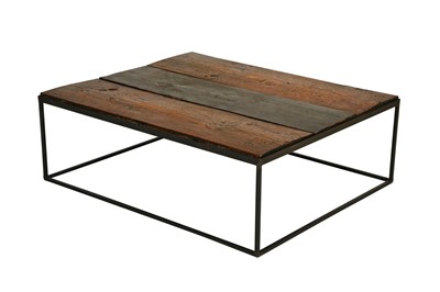 Lot 200 - A CONTEMPORARY COFFEE TABLE