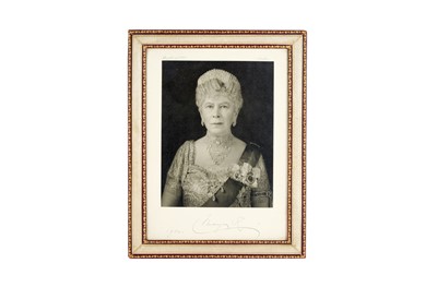 Lot 57 - PRESENTATION PHOTOGRAPH OF MARY OF TECK, QUEEN CONSORT TO KING GEORGE V