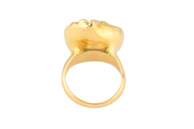 Lot 183 - A CULTURED BAROQUE PEARL RING BY JOHN DONALD, CIRCA 1978