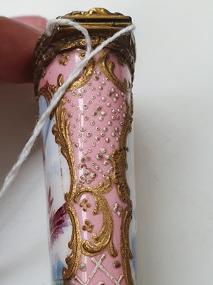 Lot 94 - A 19TH CENTURY CENTURY STAFFORDSHIRE STYLE ENAMEL ETUI