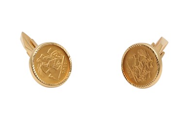 Lot 38 - A PAIR OF 18K GOLD MOUNTED 1/4 SOVEREIGN CUFFLINKS