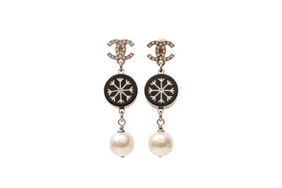Lot 626 - Chanel Black Snowflake CC Drop Pierced Earrings