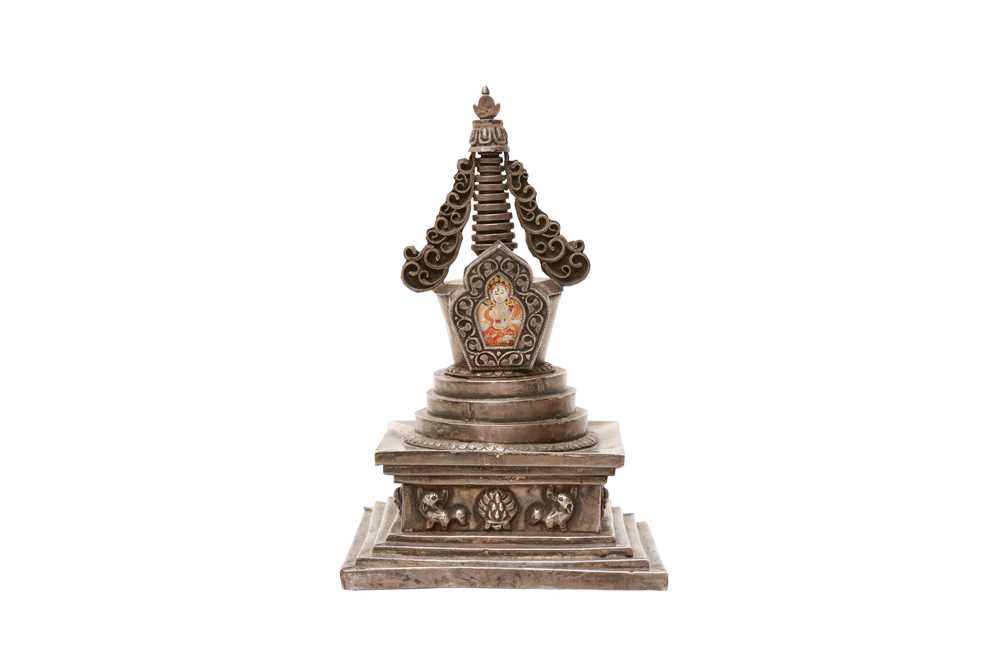 Lot 352 - A MONGOLIAN SILVER 'WHITE TARA' STUPA