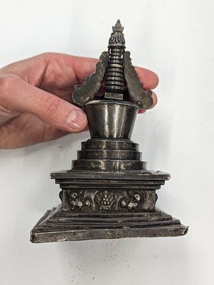 Lot 352 - A MONGOLIAN SILVER 'WHITE TARA' STUPA