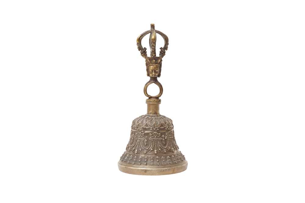 Lot 350 - A TIBETAN COPPER ALLOY RITUAL BELL, GHANTA