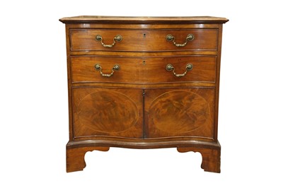 Lot 263 - A LATE 19TH CENTURY GEORGIAN STYLE SERPENTINE MAHOGANY CHEST OF DRAWERS