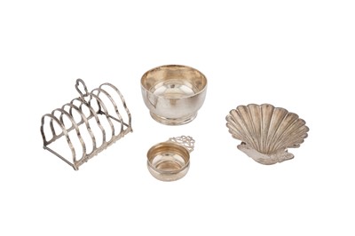 Lot 102 - A mixed group of sterling silver