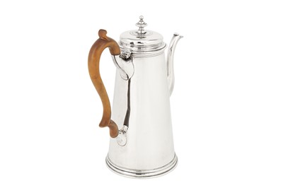 Lot 457 - A George II sterling silver coffee pot, London 1733 by Gabriel Sleath (this mark reg. 17th June 1720)