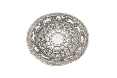 Lot 127 - An early to mid-20th century Ceylonese (Sri Lankan) silver small moonstone tray, Kandy circa 1920-40