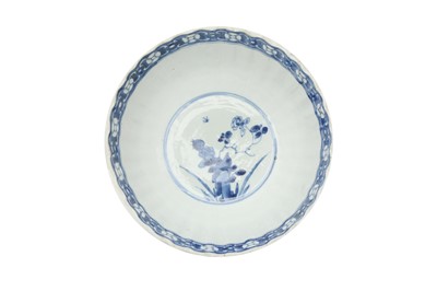 Lot 172 - A CHINESE BLUE AND WHITE FOLIATE 'BLOSSOMS' BOWL