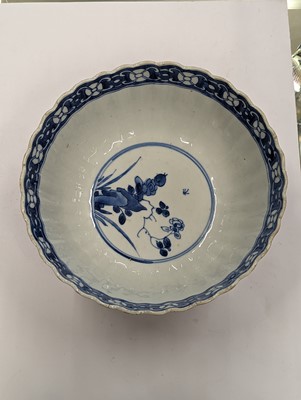 Lot 172 - A CHINESE BLUE AND WHITE FOLIATE 'BLOSSOMS' BOWL