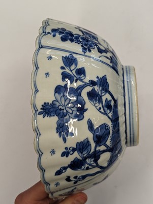 Lot 172 - A CHINESE BLUE AND WHITE FOLIATE 'BLOSSOMS' BOWL