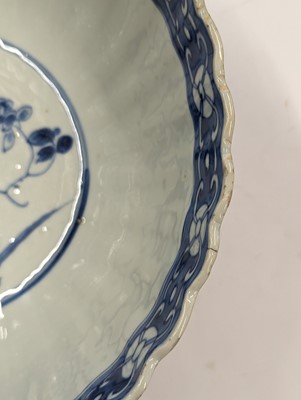 Lot 172 - A CHINESE BLUE AND WHITE FOLIATE 'BLOSSOMS' BOWL