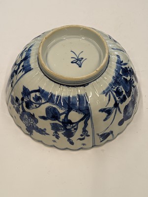 Lot 172 - A CHINESE BLUE AND WHITE FOLIATE 'BLOSSOMS' BOWL