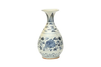 Lot 607 - A CHINESE BLUE AND WHITE VASE, YUHUCHUNPING
