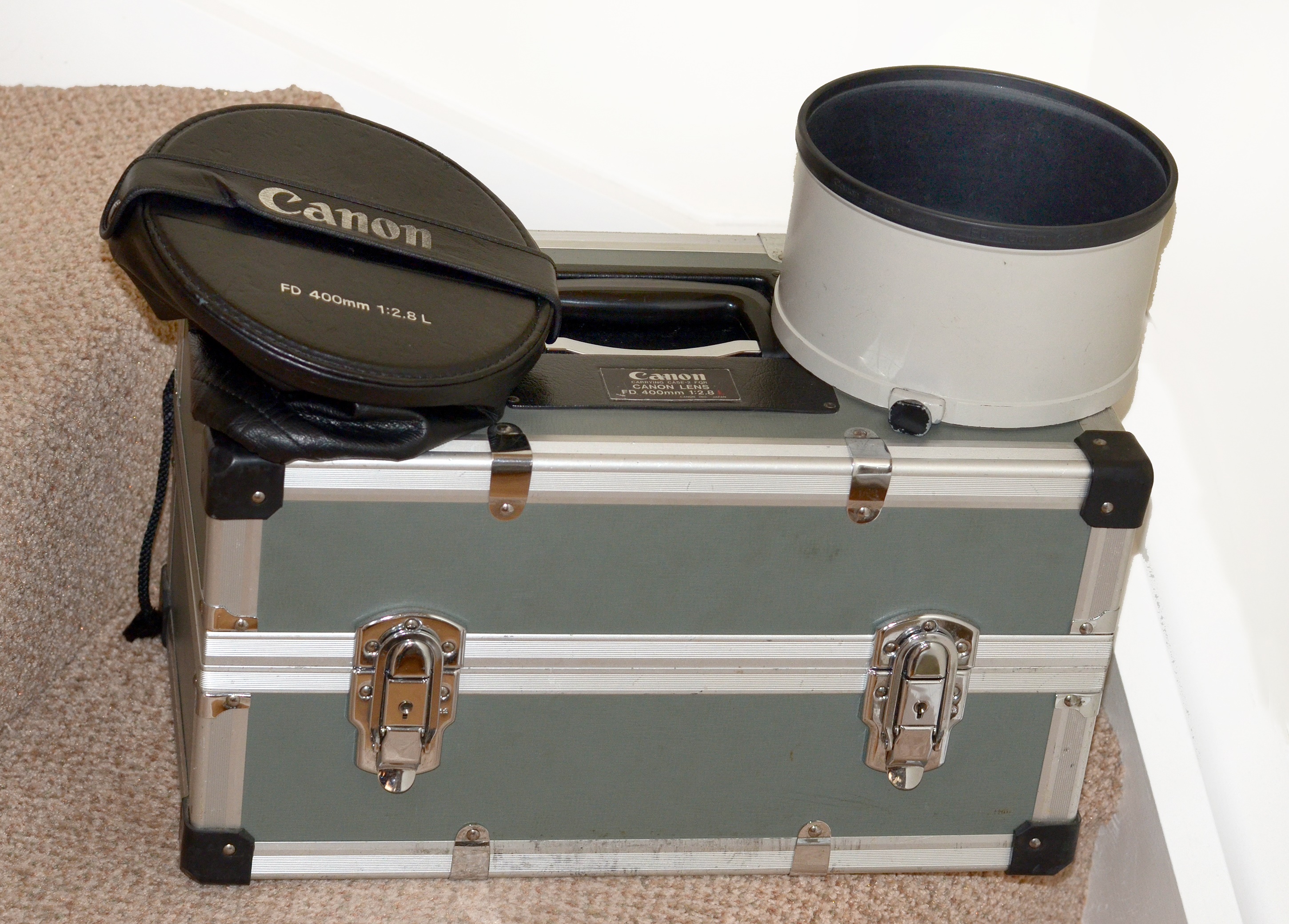 Lot 311 - Canon FD 400mm f2.8 L Telephoto Lens, needs