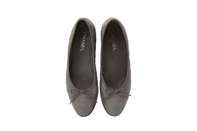 Lot 116 - Chanel Grey Quilted CC Ballet Flat - Size 41.5