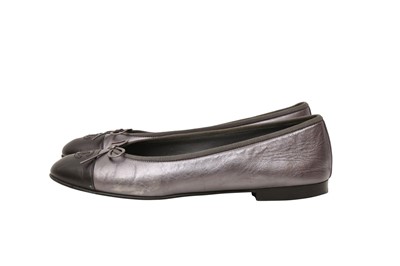Lot 112 - Chanel Pearlised Grey CC Ballet Flat -Size 41.5