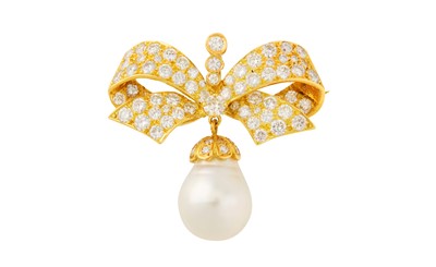 Lot 105 - A BAROQUE PEARL AND DIAMOND BOW BROOCH