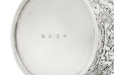 Lot 160 - A fine mid-19th century Chinese Export silver mug, Canton circa 1850 mark of Cutshing