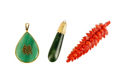Lot 24 - A GROUP OF CORAL, JADE, AND AVENTURINE QUARTZ JEWELLERY
