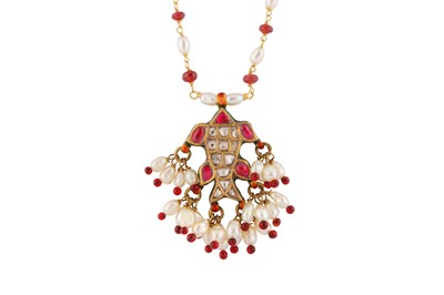 Lot 490 - A SEED PEARL AND GARNET BEADS NECKLACE WITH A RUBY AND DIAMOND-SET FISH PENDANT