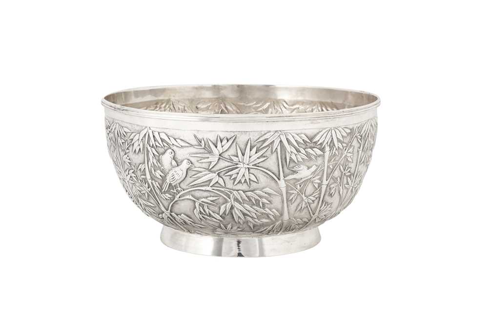 Lot 155 - An early 20th century Chinese Export silver bowl, Canton circa 1900 by Hou Thai, retailed by L&B (unidentified)