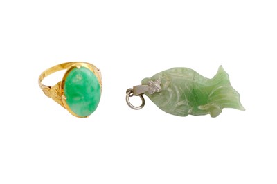 Lot 49 - A SMALL GROUP OF JADE JEWELLERY