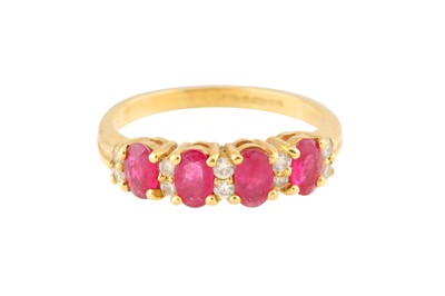 Lot 164 - A RUBY AND DIAMOND RING