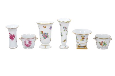 Lot 154 - FOUR 20TH CENTURY HEREND QUEEN VICTORIA PATTERN VASES