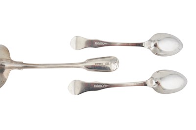 Lot 128 - A set of Victorian Scottish sterling silver teaspoons and sugar tongs, Glasgow 1863 by Robert Scott