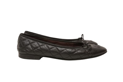 Lot 552 - Chanel Black Quilted CC Ballet Flat - Size 37.5