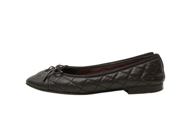 Lot 552 - Chanel Black Quilted CC Ballet Flat - Size 37.5