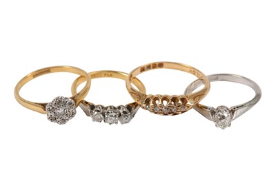 Lot 14 - A GROUP OF DIAMOND RINGS