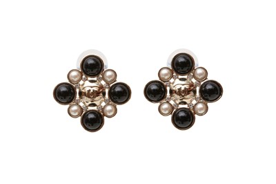 Lot 487 - Chanel Monochrome Gripoix Pierced Earrings