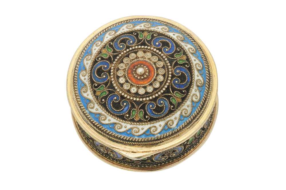 Lot 34 - An early 20th century 900 standard silver gilt and cloisonné enamel pill box, Vienna circa 1910 by Georg Adam Scheid (1838-1921, reg. 1882)