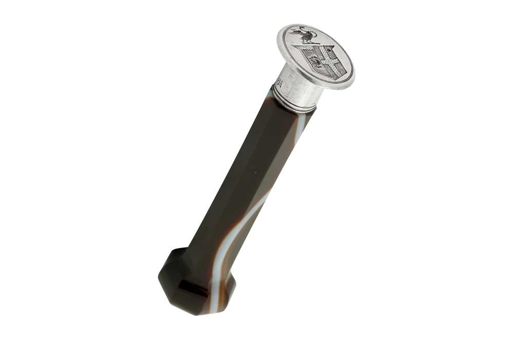 Lot 20 - A George III sterling silver mounted agate seal, London 18901 by George Smith and Thomas Hayter