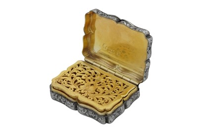 Lot 14 - An early Victorian sterling silver vinaigrette, Birmingham 1840 by Nathaniel Mills