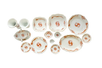Lot 169 - A MEISSEN PORCELAIN 'RED DRAGON' PATTERN PART SERVICE